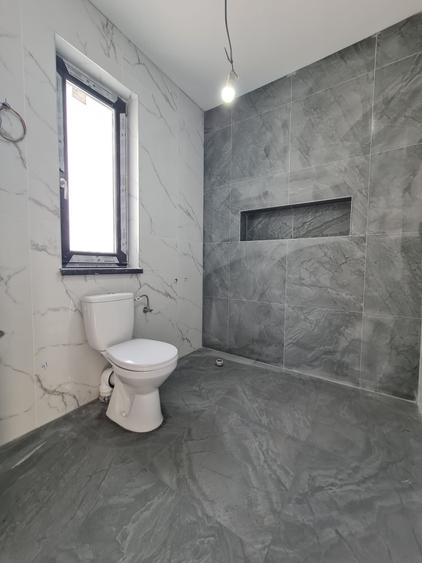 Casă individuală cu 4 camere cu Canalizare în Costi