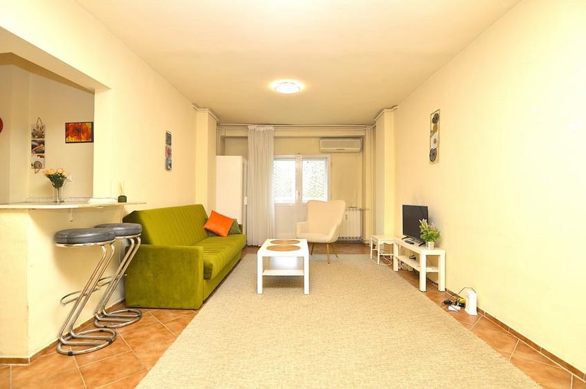 Apartament cu 2 camere decomandat, mobilat în Decebal