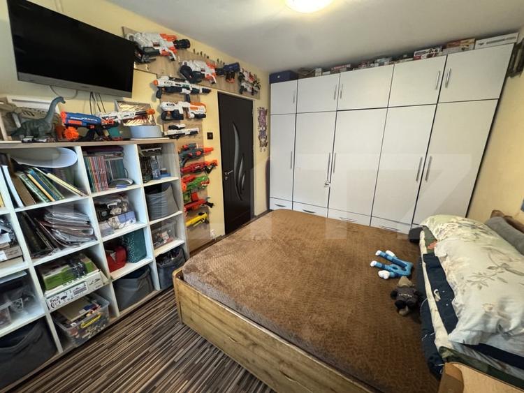 Apartament cu 2 camere semidecomandat, mobilat în Podul de Piatră