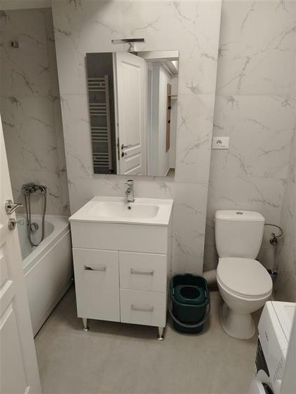 Garsonieră decomandată în Valea Adâncă