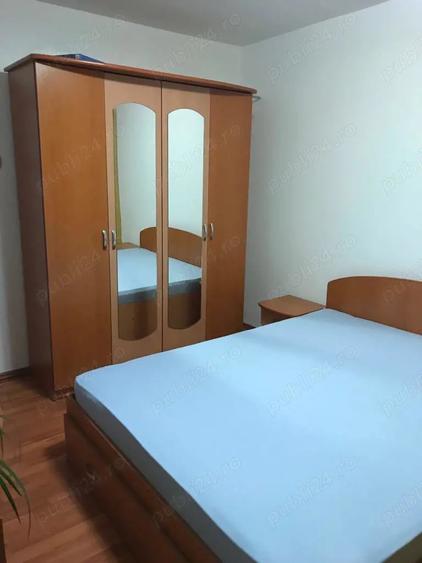 Apartament cu 3 camere decomandat în Uverturii