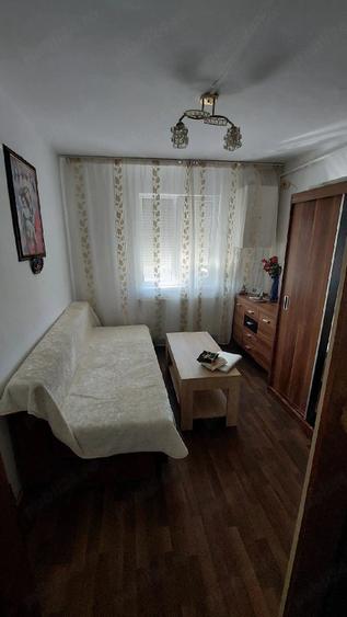 Garsonieră decomandată în Central