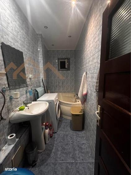 Central, zona liceului Eminescu, apartamet 2 camere decomandat - 4