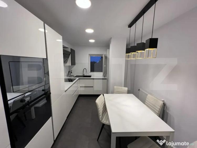 Apartament 3 camere, decomandat, parcare, zona UMF - 15