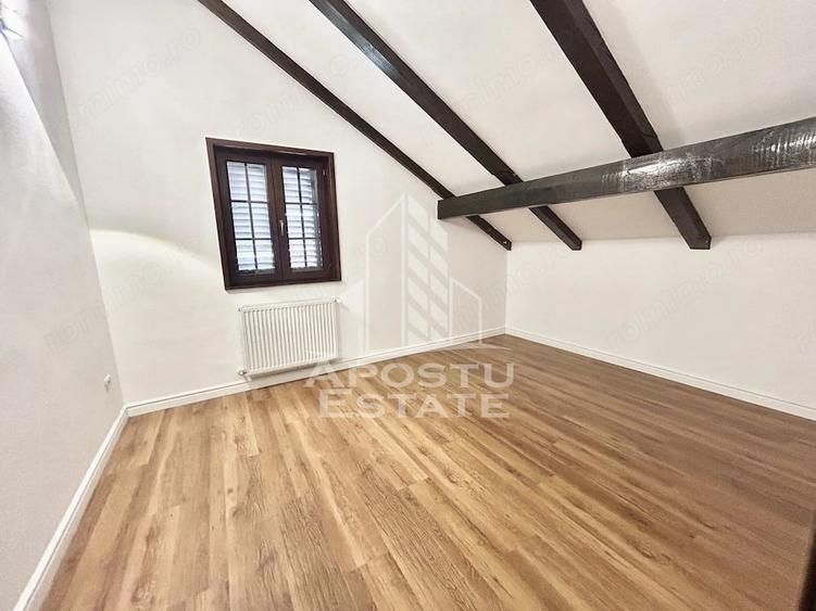 Casă cu 5 camere cu Teren 500 Mp în Sânmihaiu Român