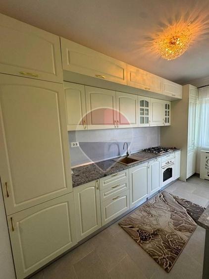 Apartament cu 2 camere decomandat, mobilat în Nicolina