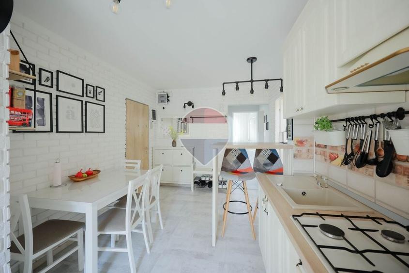 Apartament cu 3 camere decomandat, mobilat în Decebal