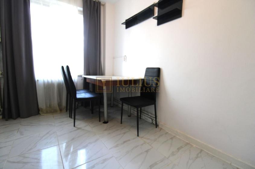 Apartament cu 4 camere semidecomandat, mobilat în Central