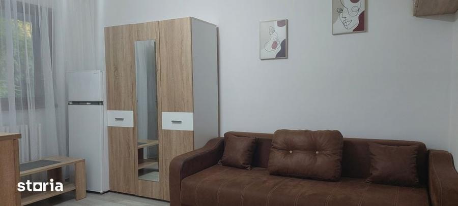 Garsoniera in bloc de apartamente Podu Ros liceul Emil Racovita - 1