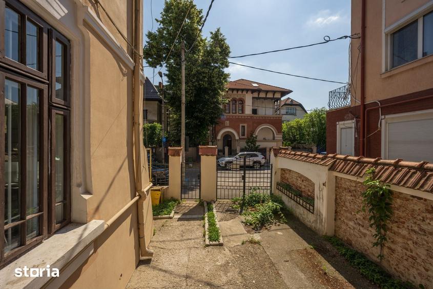 Apartament cu 5 camere decomandat în Aviatorilor
