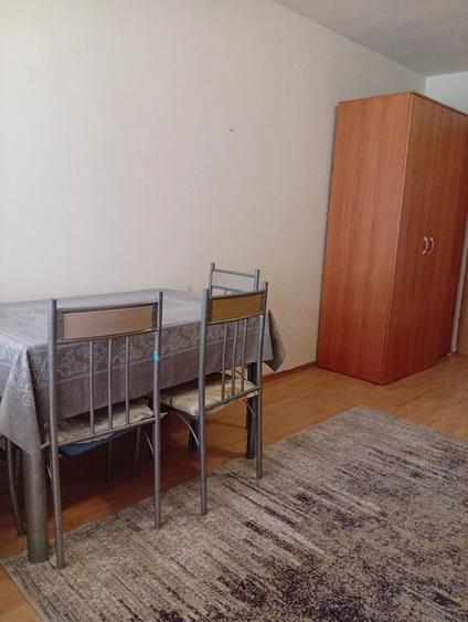 Garsonieră decomandată în Take Ionescu