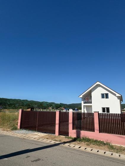 Casă individuală cu 5 camere cu Canalizare în Gilău