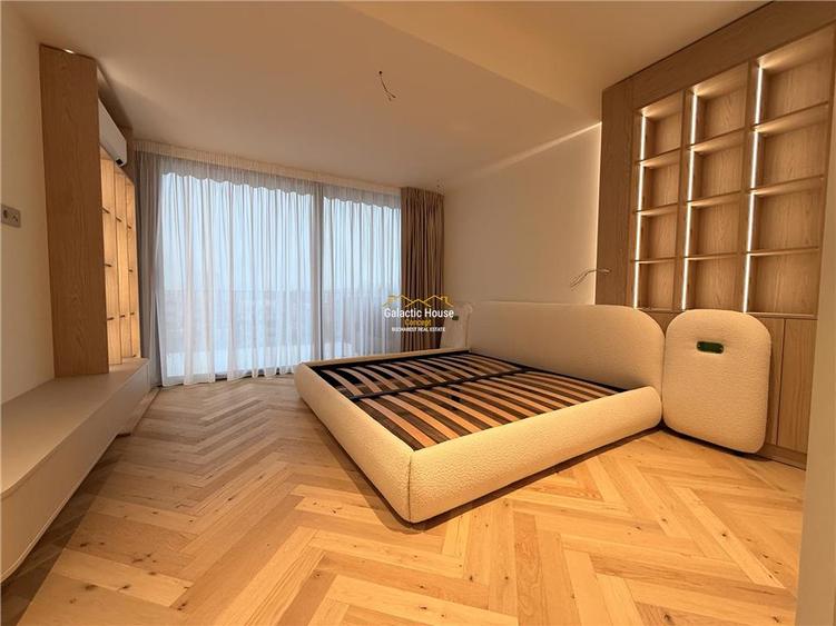 Apartament cu 4 camere decomandat în Central