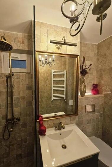 Apartament cu 2 camere decomandat, mobilat în Victoriei
