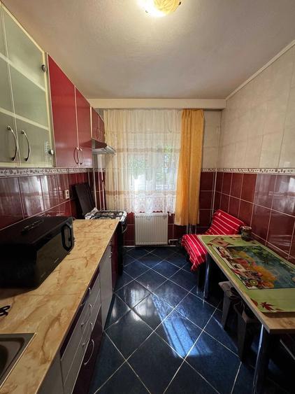 Apartament cu 2 camere decomandat în Teiul Doamnei