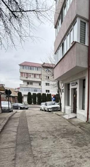 Spațiu comercial, de 50 mp, în Central