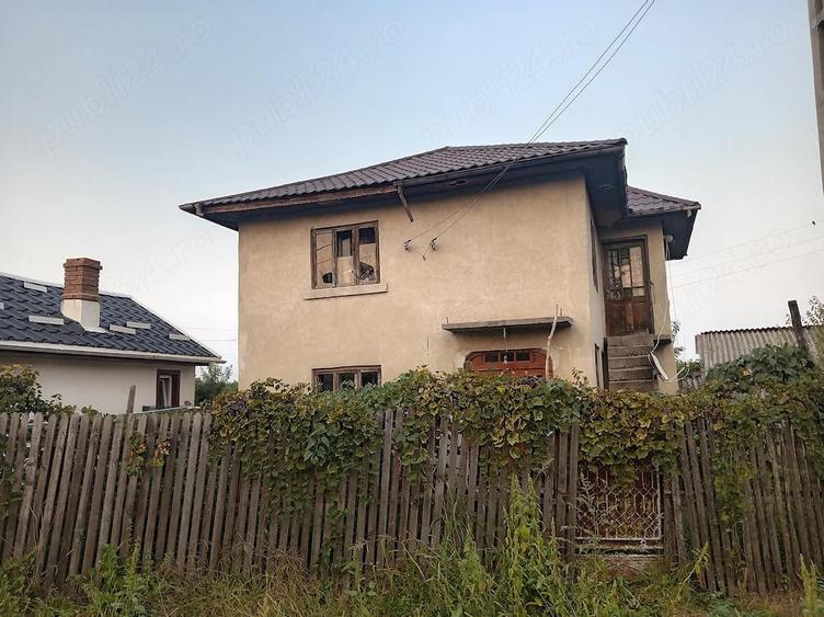 Casă cu 8 camere cu Teren 6000 Mp în Bărăști