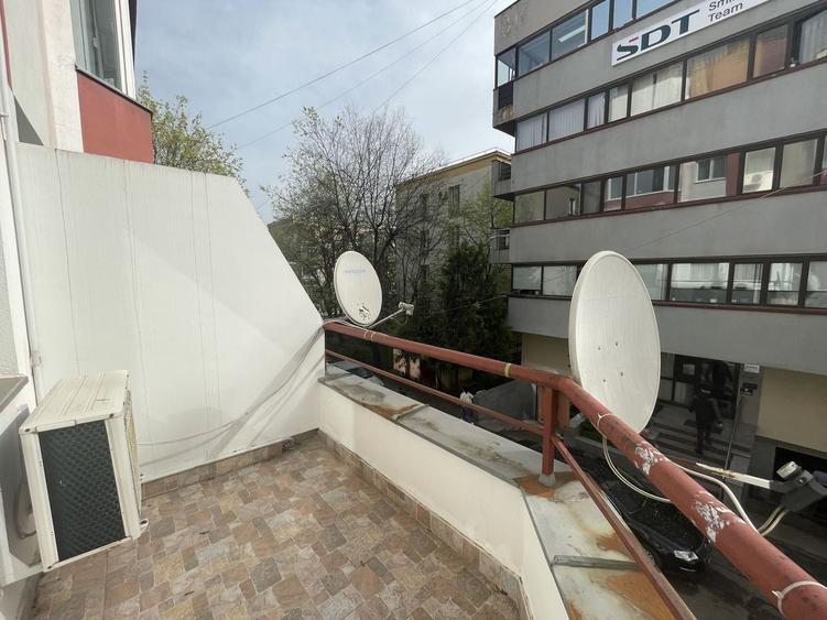 Apartament cu 3 camere decomandat, mobilat în Floreasca