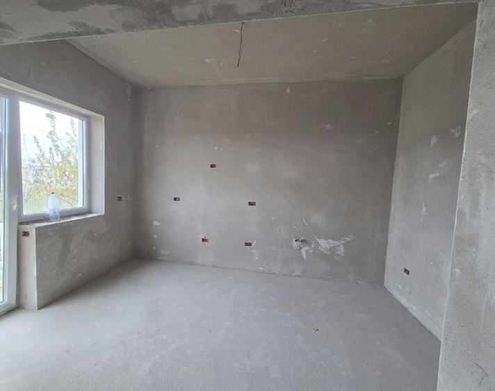 Casă individuală cu 4 camere cu Teren 250 Mp în Cetate