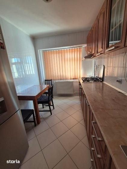 Apartament cu 3 camere decomandat în Giurgiului