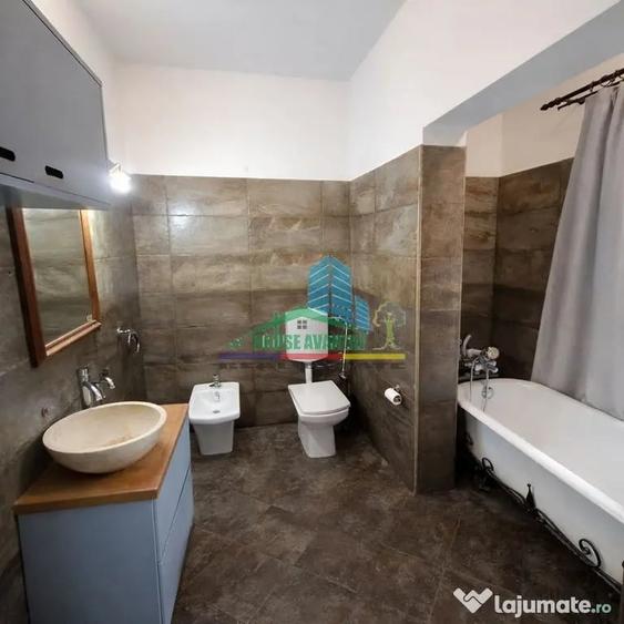 Casă cu 6 camere cu Teren 880 Mp în Ultracentral