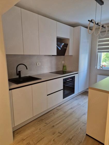 Apartament cu 2 camere semidecomandat în Girocului