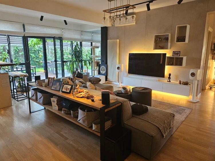 Apartament cu 4 camere decomandat, mobilat în Calea Călărașilor