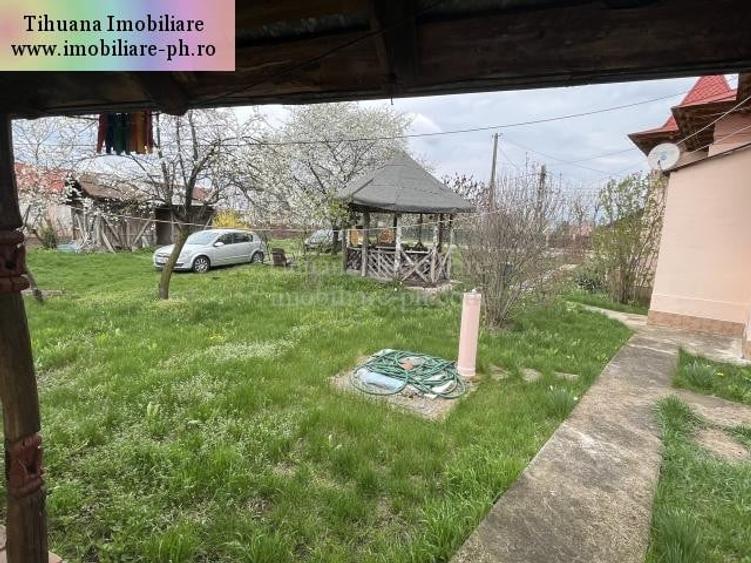 Casă individuală cu 4 camere cu Canalizare în Cocorăștii Colț