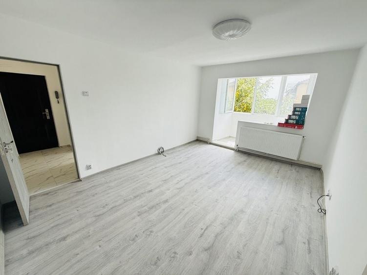 Apartament cu 2 camere semidecomandat în Dâmbovița