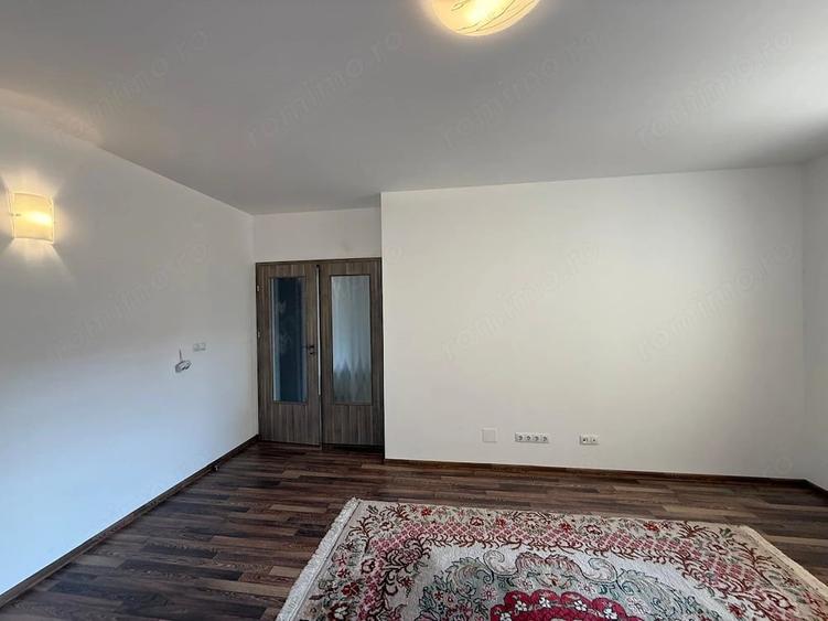 Apartament cu 2 camere decomandat în Pietroasa