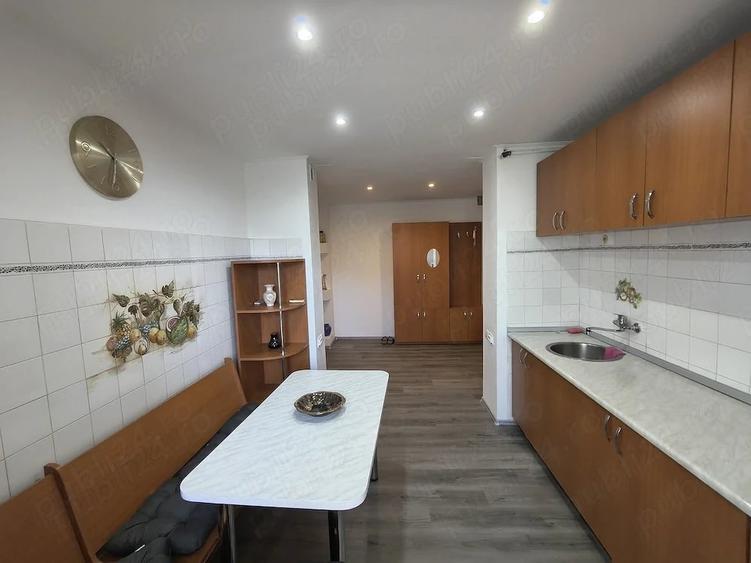 Apartament cu 2 camere semidecomandat în Girocului