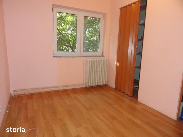 Apartament cu 4 camere decomandat în Micălaca
