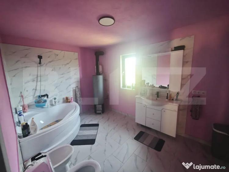 Casă cu 3 camere cu Teren 1356 Mp în Central