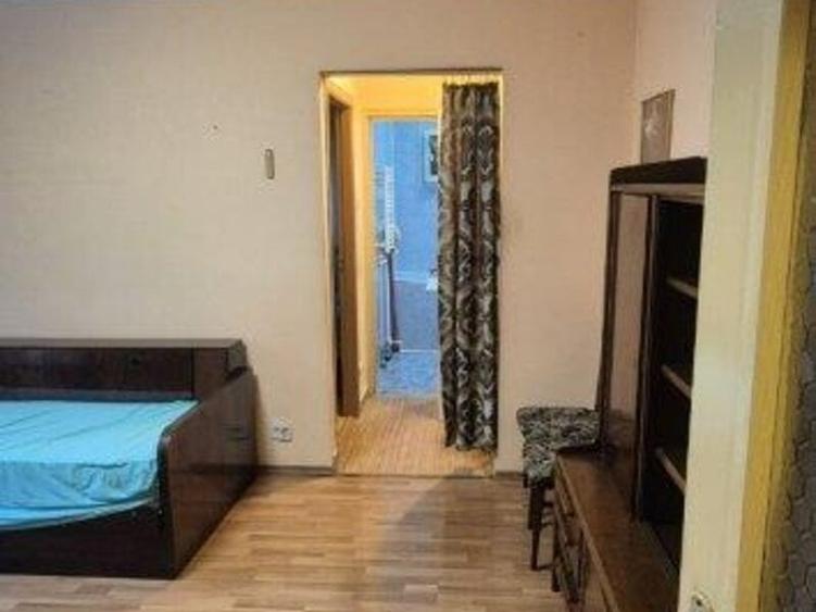Apartament cu 2 camere semidecomandat în Ferentari