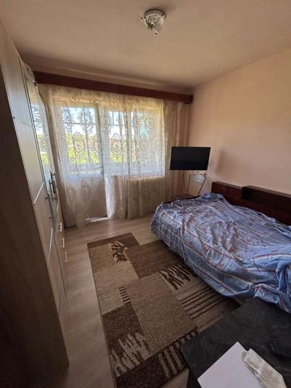 Apartament cu 4 camere decomandat, mobilat în Central