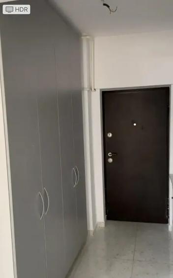 Apartament cu 3 camere semidecomandat în Militari