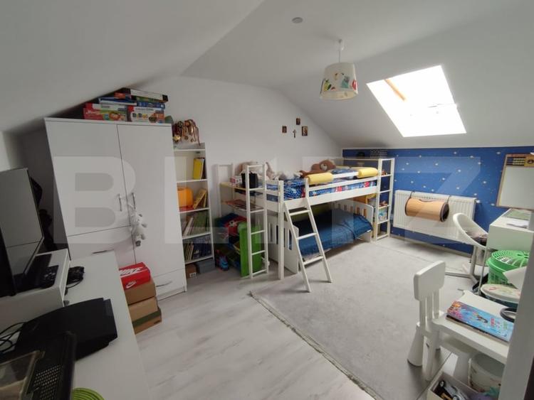 Apartament cu 3 camere decomandat, mobilat în Periferie