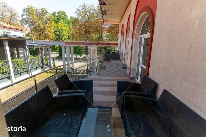 Spațiu comercial, de 700 mp, în Batiz