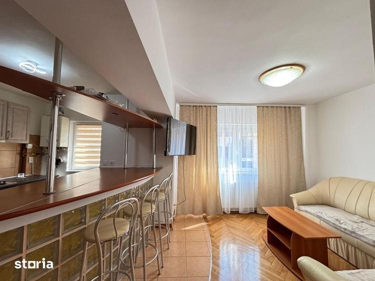 Apartament cu 3 camere decomandat în Vasile Aaron