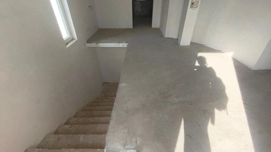Casă cu Teren 518 Mp în Central