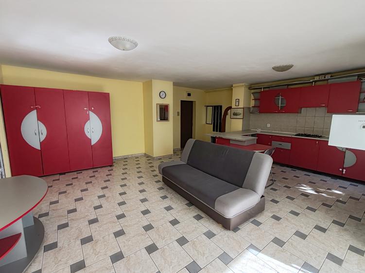 Apartament cu 2 camere semidecomandat în Răcădău