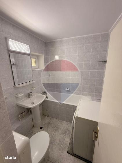 Apartament cu 3 camere decomandat în Dristor