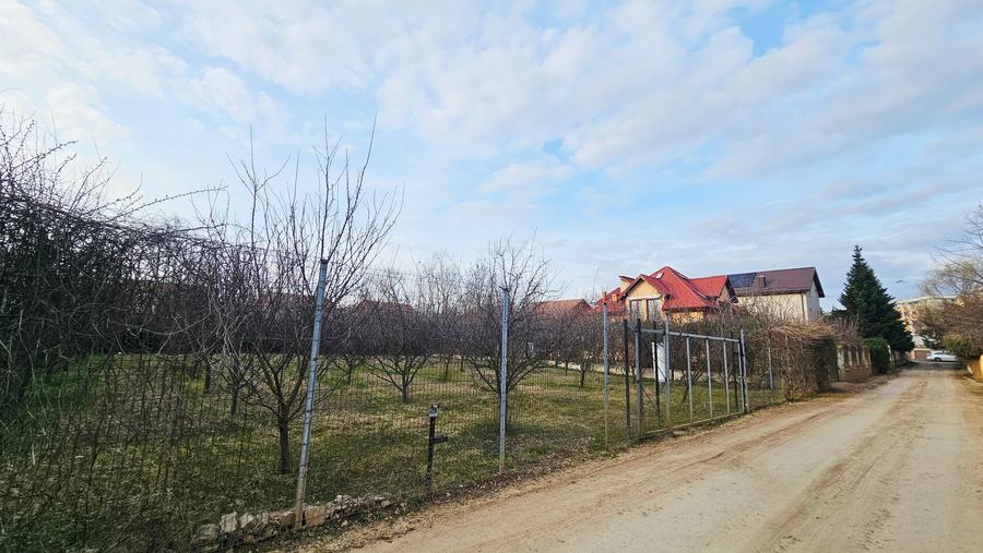 Teren Construcții intravilan de 1000 mp, în Pipera