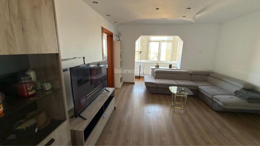Inchiriez apartament central langa Universitate