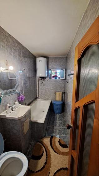 Apartament cu 3 camere decomandat în Crihala