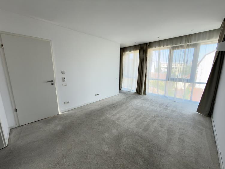 Apartament cu 3 camere decomandat în Universitate