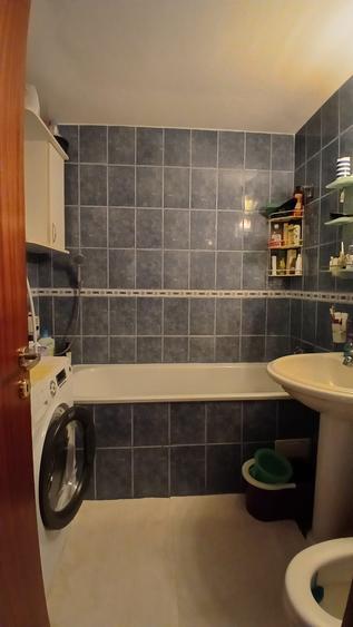 Apartament cu 3 camere decomandat, mobilat în Berceni