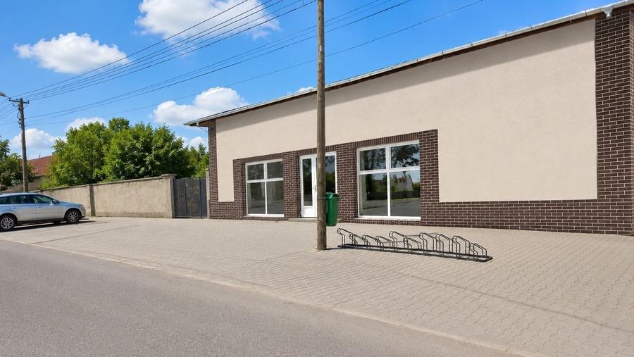 Spațiu comercial, de 400 mp, în Exterior Vest