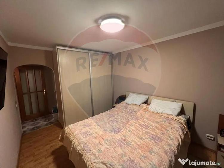 Apartament cu 4 camere decomandat în Central