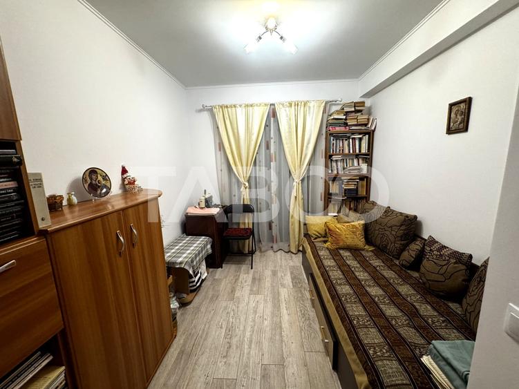 Casă cu 4 camere cu Canalizare în Orașul de Jos